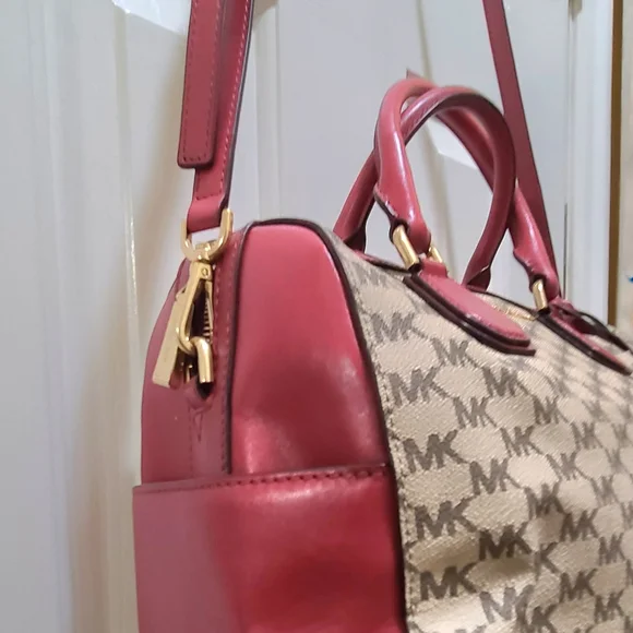 Michael Kors Purs Studio Mercer Medium Heritage Logo Duffel in Natural WineRed. - Picture 14 of 14